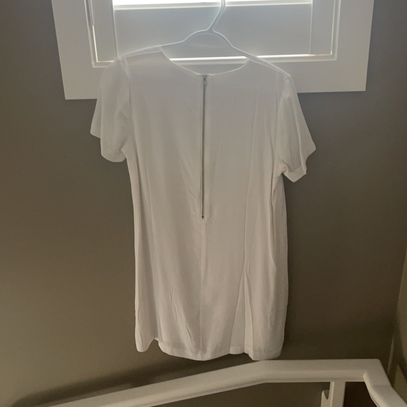 White shift dress - Picture 2 of 2